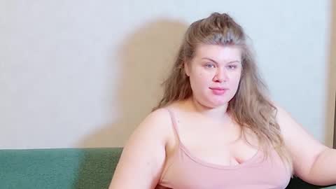 Snapshot of love_wiggy18 chatting on January 2025 10:02:01 AM Ally online show from January 2025 10:02:01 AM