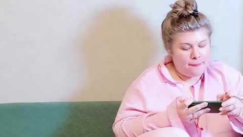 Snapshot of love_wiggy18 chatting on January 2025 12:51:02 PM Ally online show from January 2025 12:51:02 PM