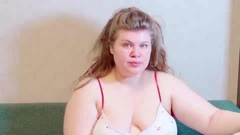 Snapshot of love_wiggy18 chatting on February 2025 08:02:02 AM Ally online show from February 2025 08:02:02 AM