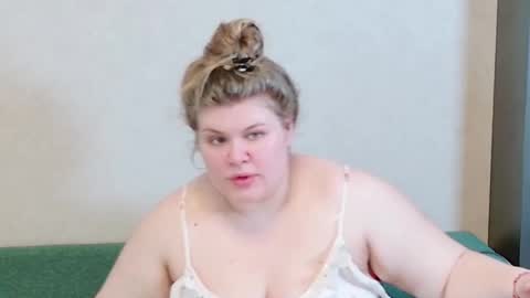 Snapshot of love_wiggy18 chatting on February 2025 10:31:01 AM Ally online show from February 2025 10:31:01 AM