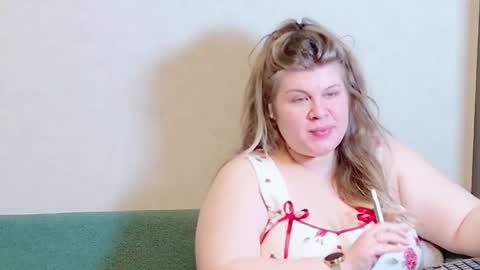 Snapshot of love_wiggy18 chatting on February 2025 03:08:01 PM Ally online show from February 2025 03:08:01 PM