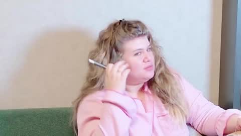 Snapshot of love_wiggy18 chatting on February 2025 01:17:02 PM Ally online show from February 2025 01:17:02 PM