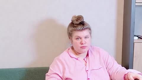 Snapshot of love_wiggy18 chatting on February 2025 10:04:02 AM Ally online show from February 2025 10:04:02 AM