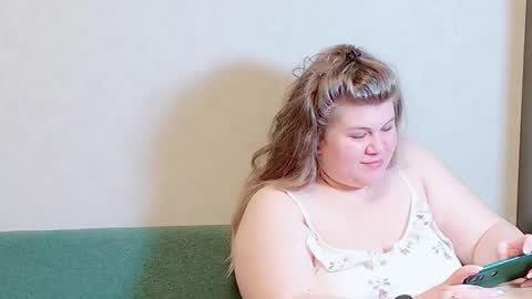 Snapshot of love_wiggy18 chatting on February 2025 12:24:01 PM Ally online show from February 2025 12:24:01 PM