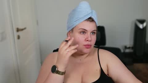 Snapshot of love_wiggy18 chatting on September 2025 02:51:01 PM Ally online show from September 2025 02:51:01 PM