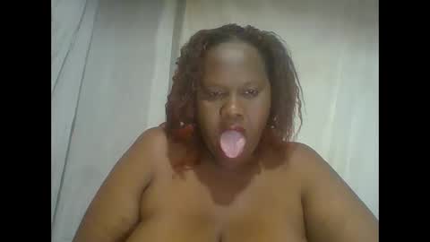 Lynn online show from October 2025 01:51:02 AM