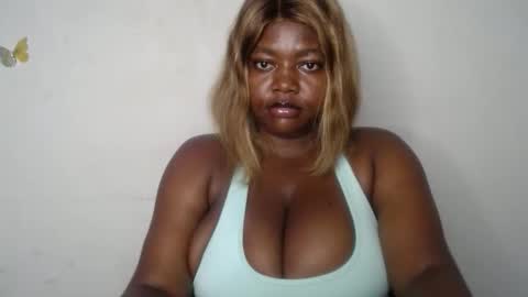 mila online show from November 2025 08:40:01 PM