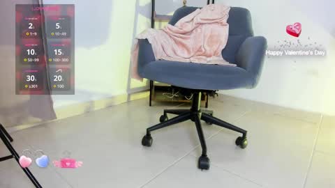 Luna  online show from February 2025 02:33:02 AM