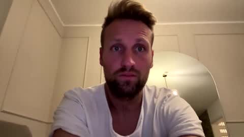 lovefuesse online show from November 2025 07:15:01 PM