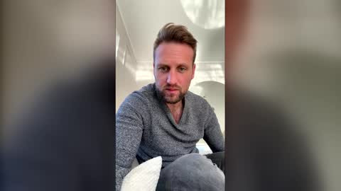 lovefuesse online show from March 2026 02:45:02 PM