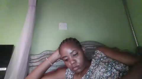 Snapshot of lovegal335 chatting on December 2025 05:01:02 AM lovegal335 online show from December 2025 05:01:02 AM