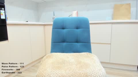 Snapshot of lovehearts_girl chatting on February 2025 10:51:02 AM Kate Kim online show from February 2025 10:51:02 AM