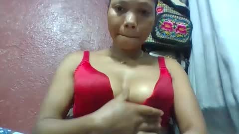 Snapshot of loveinlife750427 chatting on April 2026 02:37:02 AM loveinlife750427 online show from April 2026 02:37:02 AM