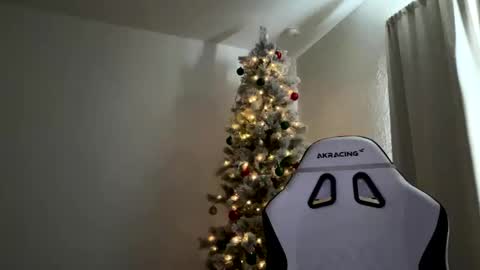 Love online show from December 2025 03:54:01 PM