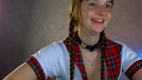 Molly online show from March 2026 06:13:02 PM