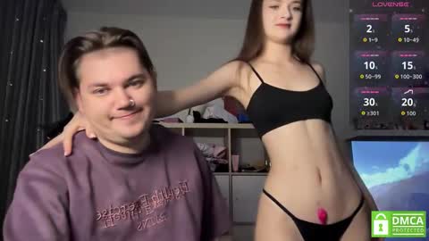 Snapshot of lovelly_mooncouple chatting on September 2025 10:39:01 AM Mileena and Oliver online show from September 2025 10:39:01 AM