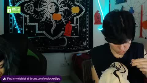 Snapshot of lovelockedlips chatting on October 2025 01:41:02 AM Alex Violet online show from October 2025 01:41:02 AM