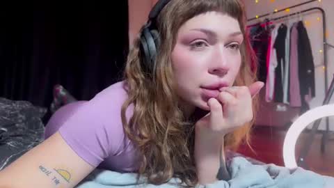 Snapshot of lovelorn_ chatting on December 2024 03:52:01 PM Elsa online show from December 2024 03:52:01 PM