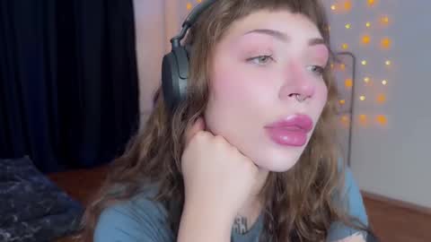 Snapshot of lovelorn_ chatting on December 2024 03:02:02 PM Elsa online show from December 2024 03:02:02 PM