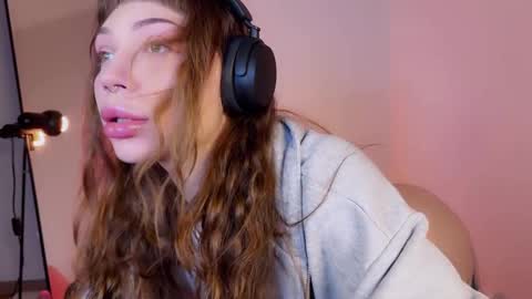 Snapshot of lovelorn_ chatting on February 2025 04:40:01 AM Elsa online show from February 2025 04:40:01 AM