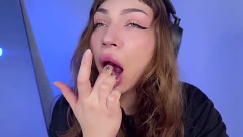 Snapshot of lovelorn_ chatting on March 2025 03:45:01 AM Elsa online show from March 2025 03:45:01 AM