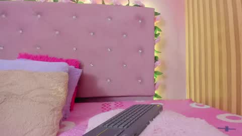 Kissy online show from June 2026 06:19:01 PM