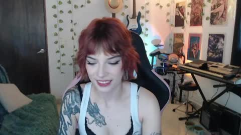 Snapshot of lovely_cass chatting on April 2026 10:05:02 PM Cassie online show from April 2026 10:05:02 PM