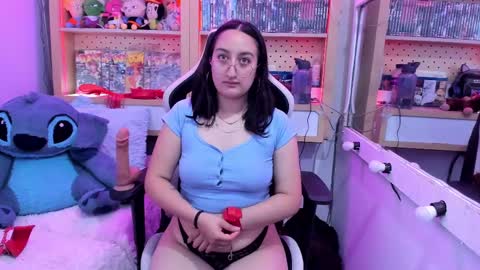 Snapshot of lovely_chloe19 chatting on March 2025 01:53:02 PM Chloe online show from March 2025 01:53:02 PM