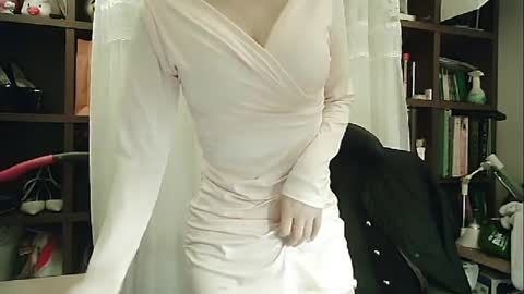 DANA KIM online show from February 2025 05:08:01 PM