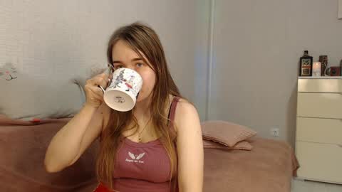 Snapshot of lovely_hayley chatting on December 2024 09:06:01 PM Lovely Hayley online show from December 2024 09:06:01 PM