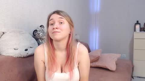 Snapshot of lovely_hayley chatting on November 2025 10:31:02 PM Lovely Hayley online show from November 2025 10:31:02 PM