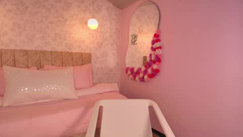 Snapshot of lovely_julls chatting on February 2026 02:54:02 PM lovely_julls online show from February 2026 02:54:02 PM