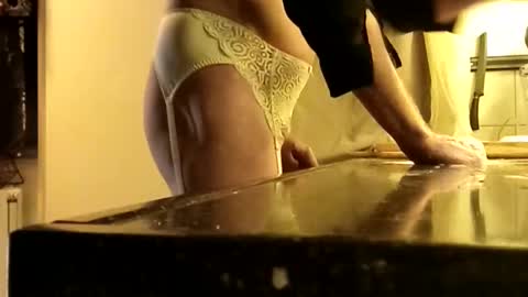 Snapshot of lovely_me165244 chatting on January 2025 08:26:01 PM mooie man online show from January 2025 08:26:01 PM