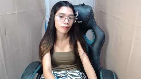 Snapshot of lovely_michelle20 chatting on December 2025 07:58:01 AM diamond sweetheart20 online show from December 2025 07:58:01 AM