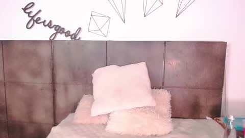 Snapshot of lovely_secret chatting on November 2025 03:24:02 PM Hi guys online show from November 2025 03:24:02 PM