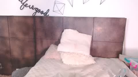 Snapshot of lovely_secret chatting on December 2025 03:29:01 PM Hi guys online show from December 2025 03:29:01 PM