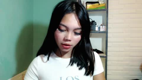Snapshot of lovely_thea_xoxo chatting on June 2026 11:14:01 AM Thea online show from June 2026 11:14:01 AM