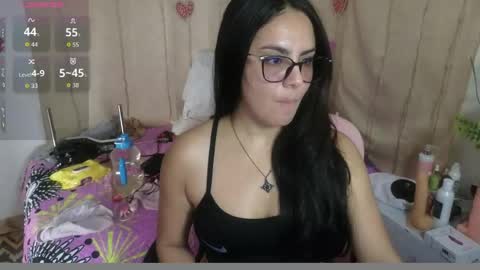 Snapshot of lovely_trix_ chatting on May 2026 03:40:02 PM Trix online show from May 2026 03:40:02 PM