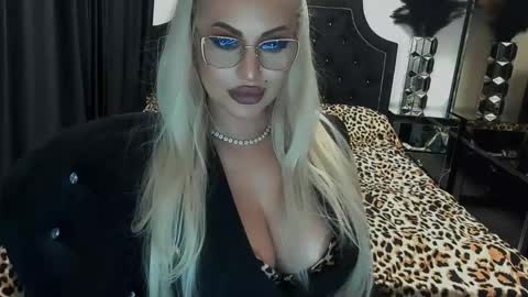 PrAllinXXXa online show from April 2026 11:10:01 PM