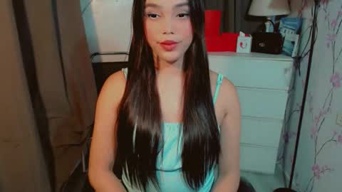 Snapshot of lovelylaiza chatting on February 2026 11:43:02 PM Cutie Laiza online show from February 2026 11:43:02 PM