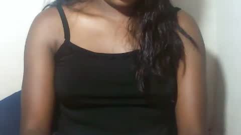 lovelylarra online show from February 2026 06:45:01 PM