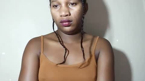 lovelylarra online show from May 2026 09:30:02 PM