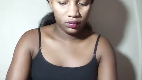 lovelylarra online show from May 2026 10:53:02 AM