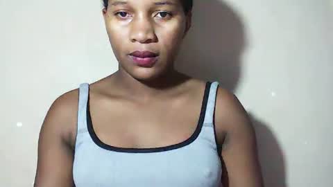 lovelylarra online show from May 2026 07:47:02 AM