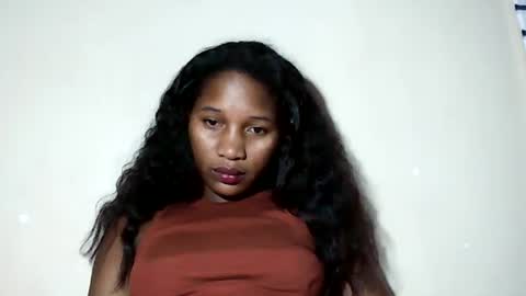 lovelylarra online show from May 2026 08:04:02 PM