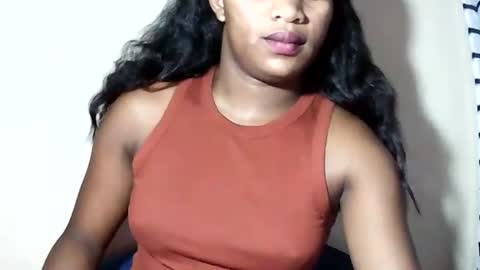 lovelylarra online show from May 2026 09:16:02 AM