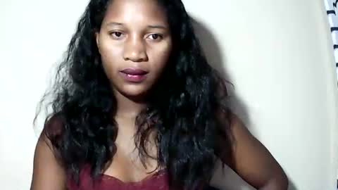 lovelylarra online show from May 2026 06:37:02 PM