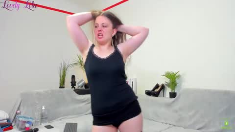 Lola online show from October 2025 07:44:02 PM