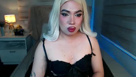 Snapshot of lovelymarie69 chatting on February 2025 05:17:02 PM Rebeca online show from February 2025 05:17:02 PM