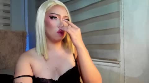 Snapshot of lovelymarie69 chatting on September 2025 05:46:02 PM Rebeca online show from September 2025 05:46:02 PM